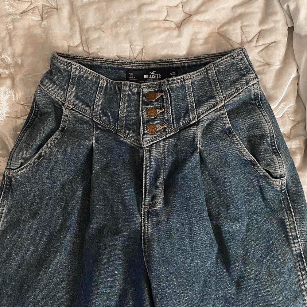 Hollister 80’s vintage baggy mom jeans